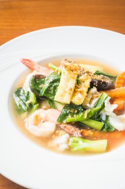 Fried Noodle ile deniz ürünleri 