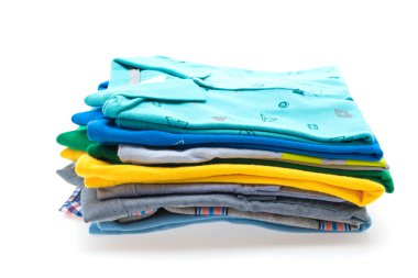 T gömlek ve polo gömlekleri yığını 