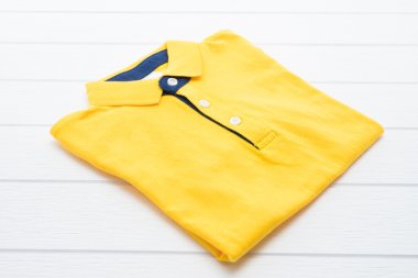 Beyaz izole T gömlek