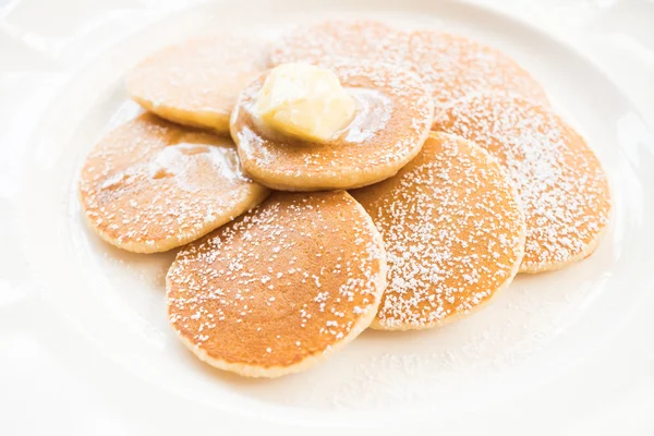 Pannkaka med smör på toppen — Stockfoto