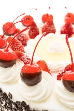 pasta tatlı kiraz ile