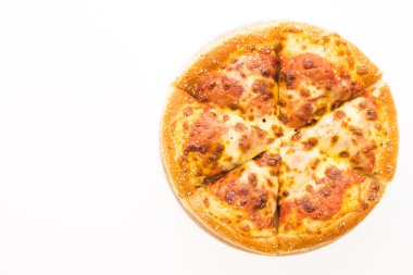 Biberli pizza. Tahta tabakta.