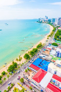 Pattaya şehir manzarası ile deniz