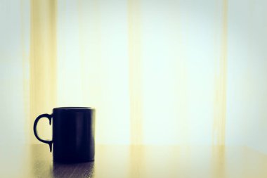 siyah kahve fincanı