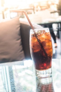 Buzlu cola cam