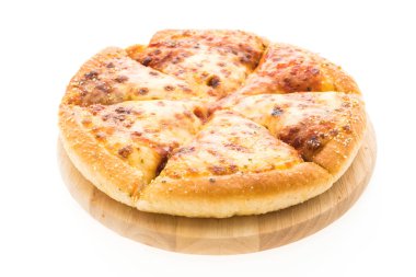 Peynirli pizza ahşap plaka üzerinde 