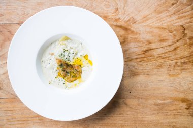 Kaz ciğeri penne krema sos ile