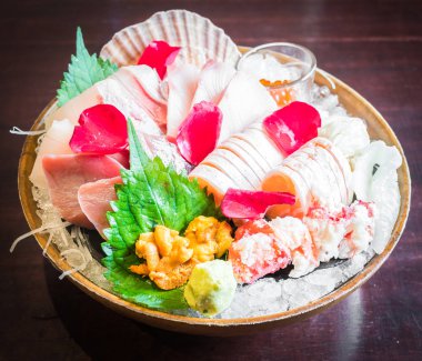 Sashimi deniz ürünleri sette yakın çekim