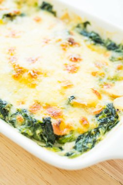 Fırında ıspanak lazanya