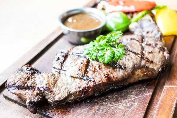 Steak de bœuf grillé — Photo