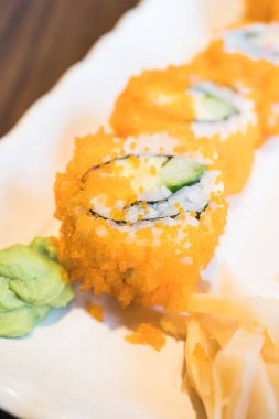 California roll suşi maki
