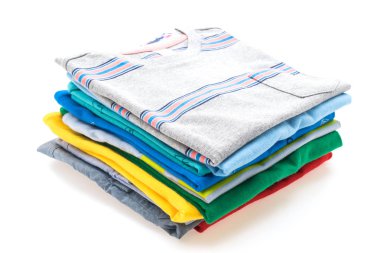 T gömlek ve Polo yığını