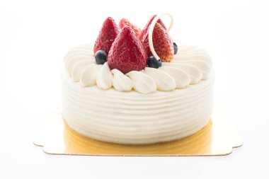 Vanilya kremalı pasta üstüne çilek ile