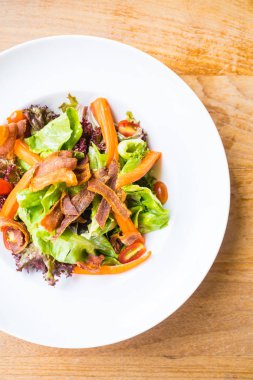 Yengeç sopa salatası