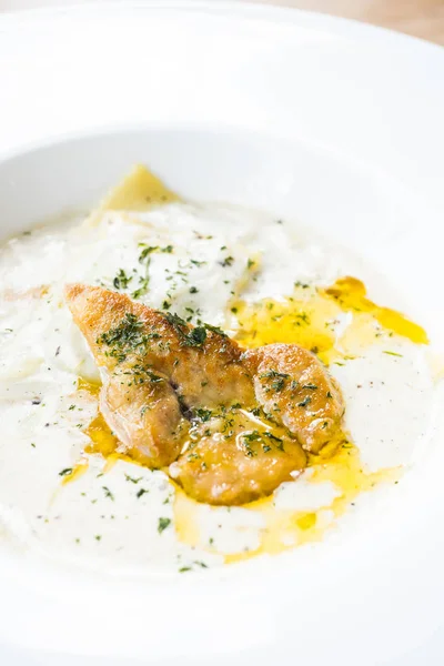 Foie gras con salsa de crema de penne —  Fotos de Stock