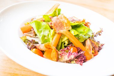 Yengeç sopa salatası