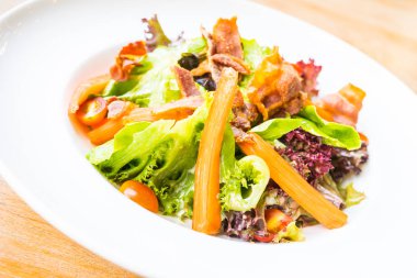 Yengeç sopa salatası