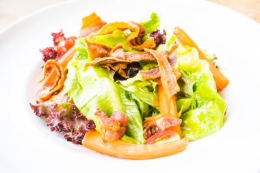 Yengeç sopa salatası