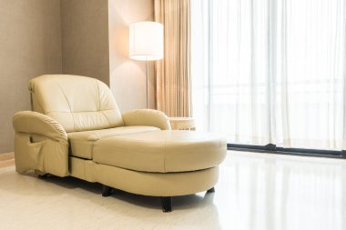 Kanepe ışık lamba ile