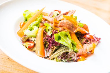 Yengeç sopa salatası