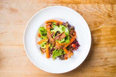 Yengeç sopa salatası