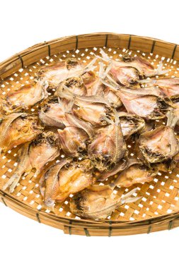 Kurutulmuş balık izole 