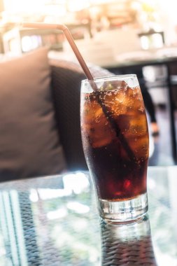 Buzlu cola cam
