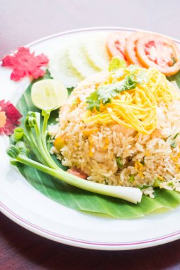 ile sebze kızarmış pilav