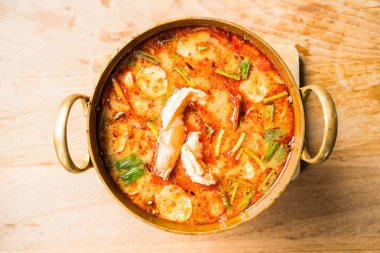 Baharatlı karides çorbası