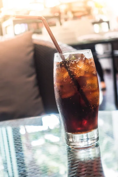 Geeistes Cola-Glas — Stockfoto