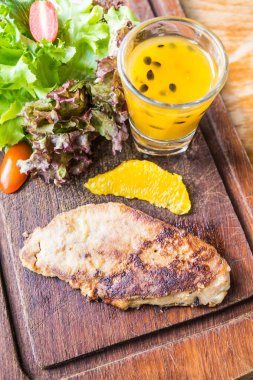 Sebze ile kaz ciğeri biftek