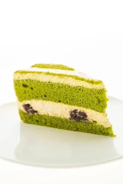 Pastel de té verde Matcha en plato —  Fotos de Stock