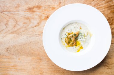 Kaz ciğeri penne krema sos ile