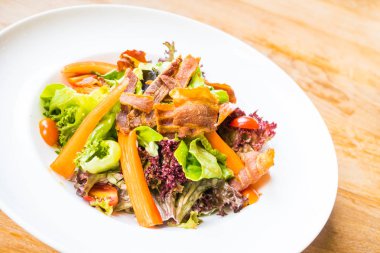 Yengeç sopa salatası