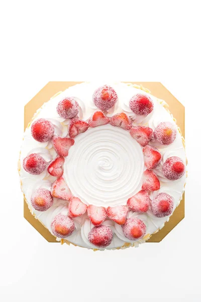 Vanille-ijs cake met aardbeien — Stockfoto