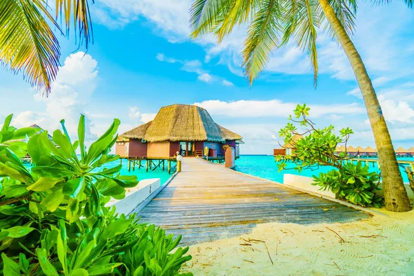 Isola tropicale delle Maldive — Foto Stock