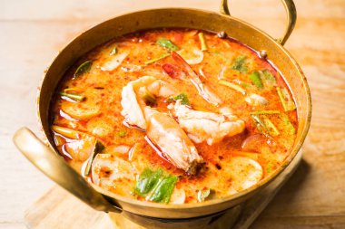 Baharatlı karides çorbası