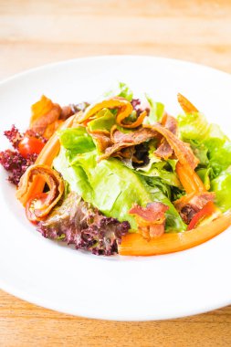 Yengeç sopa salatası