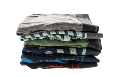 Kısa iç çamaşırı ve pantolon erkekler için