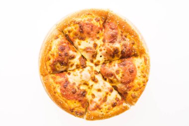 Biberli pizza. Tahta tabakta.