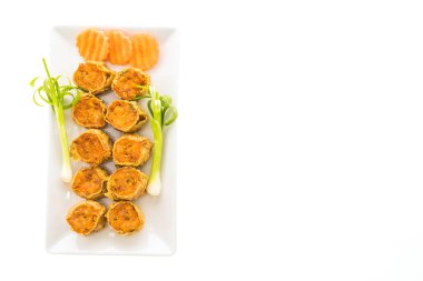 derin yağda kızartılmış yengeç eti rulo 