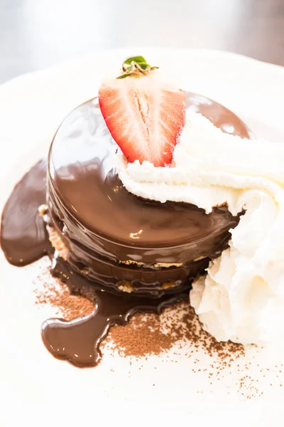 Pancake al cioccolato con fragola — Foto Stock