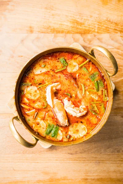 Baharatlı karides çorbası