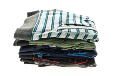 Kısa iç çamaşırı ve pantolon erkekler için