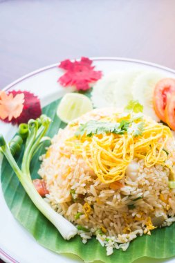 ile sebze kızarmış pilav