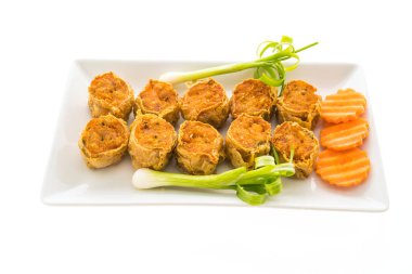 derin yağda kızartılmış yengeç eti rulo 