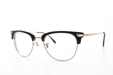 yeni gözlük giymek