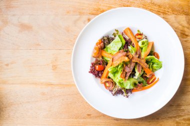 Yengeç sopa salatası