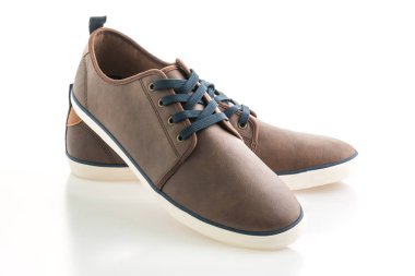 kahverengi deri ayakkabı