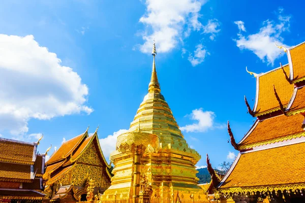 Altın Pagoda güzel mimari — Stok fotoğraf